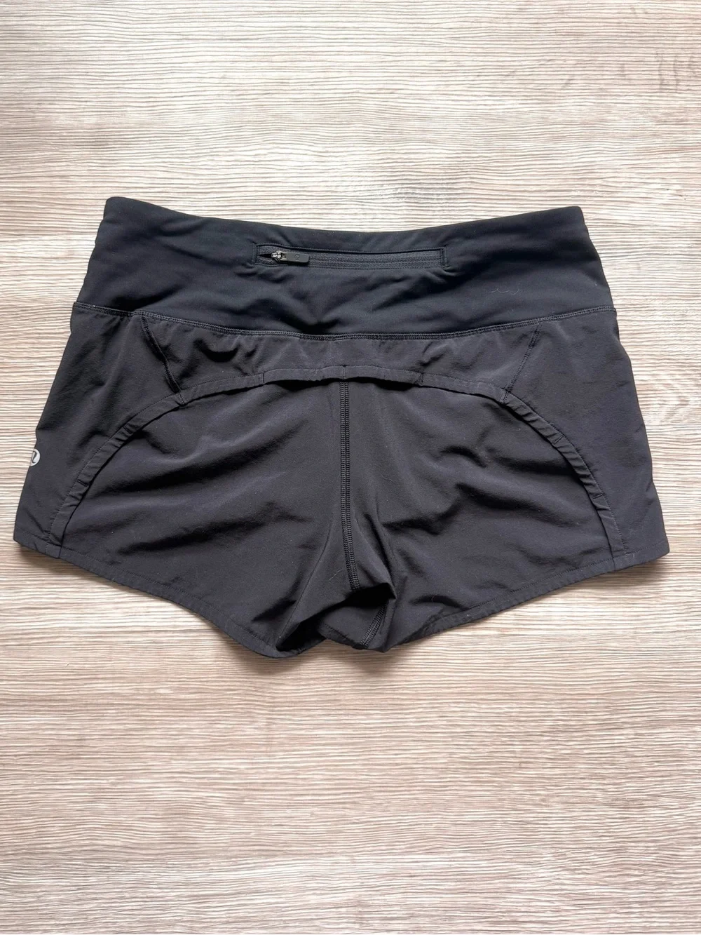 Lululemon Size 4 Athletic Run Times Short II *4